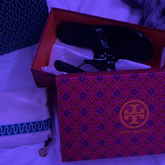MILLER SOFT SANDAL, PATENT LEATHER, TORY BURCH - Picture 3 of 5
